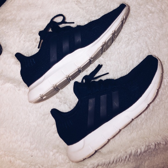navy blue adidas swift run